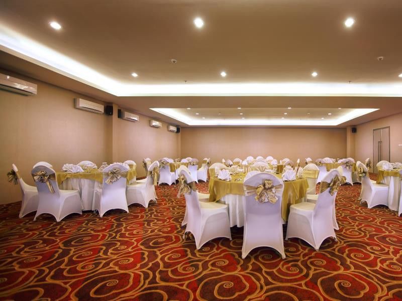 โรงแรมนีโอ จันดิ ซิมปังลิมา - เซมารัง บาย แอสตัน เซอมารัง ภายนอก รูปภาพ