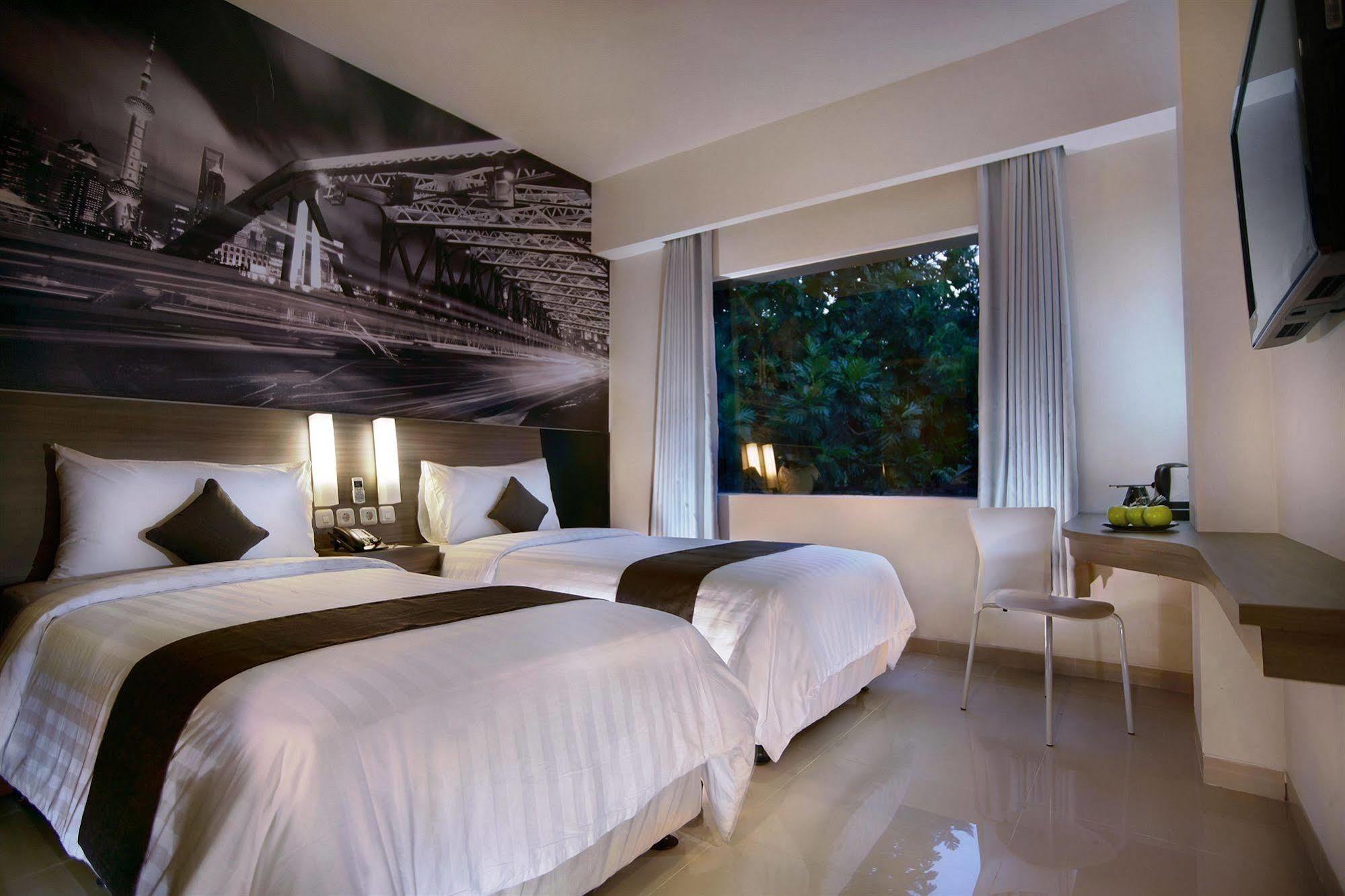 โรงแรมนีโอ จันดิ ซิมปังลิมา - เซมารัง บาย แอสตัน เซอมารัง ภายนอก รูปภาพ