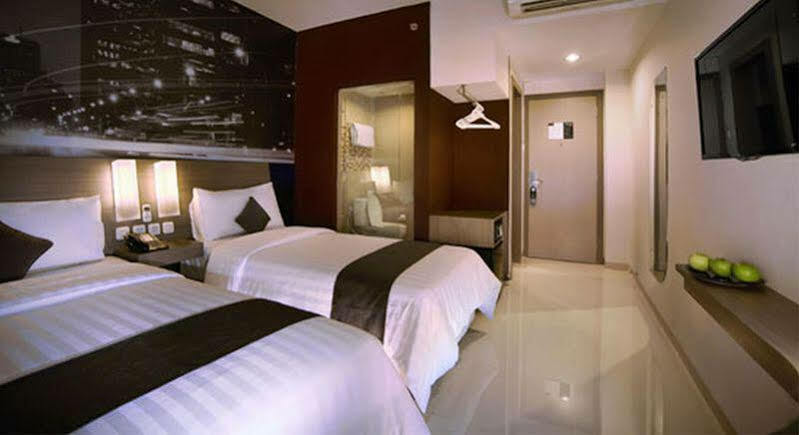 โรงแรมนีโอ จันดิ ซิมปังลิมา - เซมารัง บาย แอสตัน เซอมารัง ภายนอก รูปภาพ